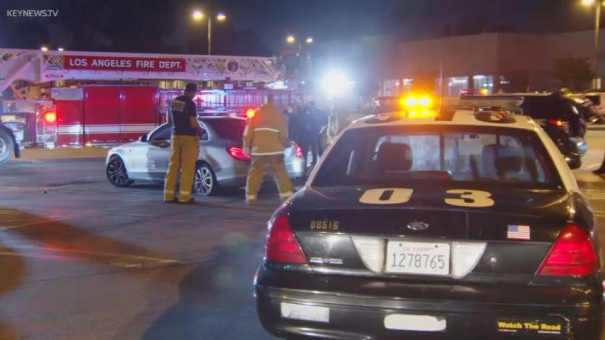 Woman in car shot in Baldwin Hills NBC Los Angeles