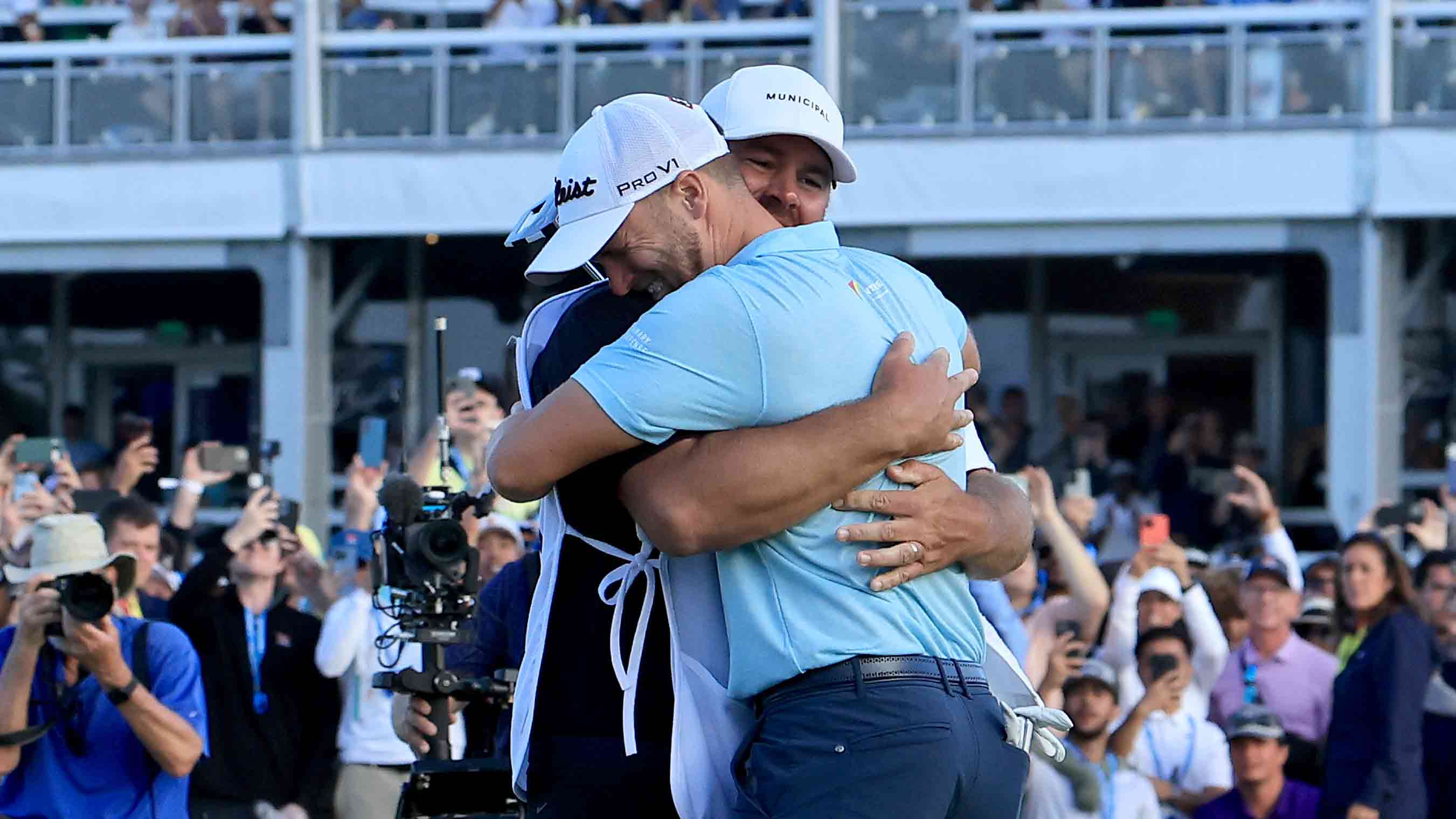 Wyndham Clark's US Open win on Father's Day also a tribute to his late mom