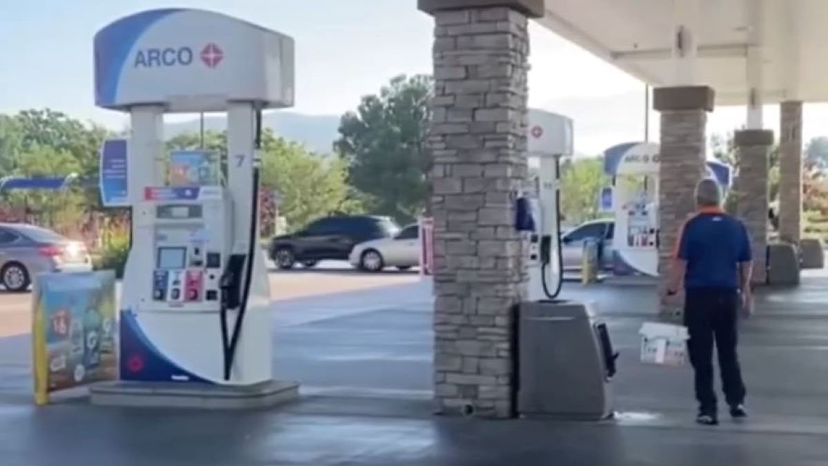 Road rage incident caught on video at Yucaipa gas station – NBC Los Angeles