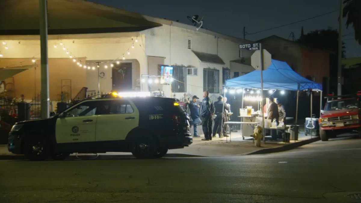 Armed trio rob Boyle Heights taco stand NBC Los Angeles