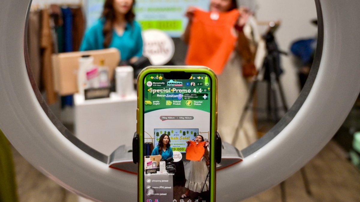 TikTok Shop strikes 'buy now, pay later' partnership in Malaysia as part of e-commerce push – NBC Los Angeles - Vimarsana News