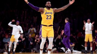 Lakers' LeBron James' reaction to switching to No. 23