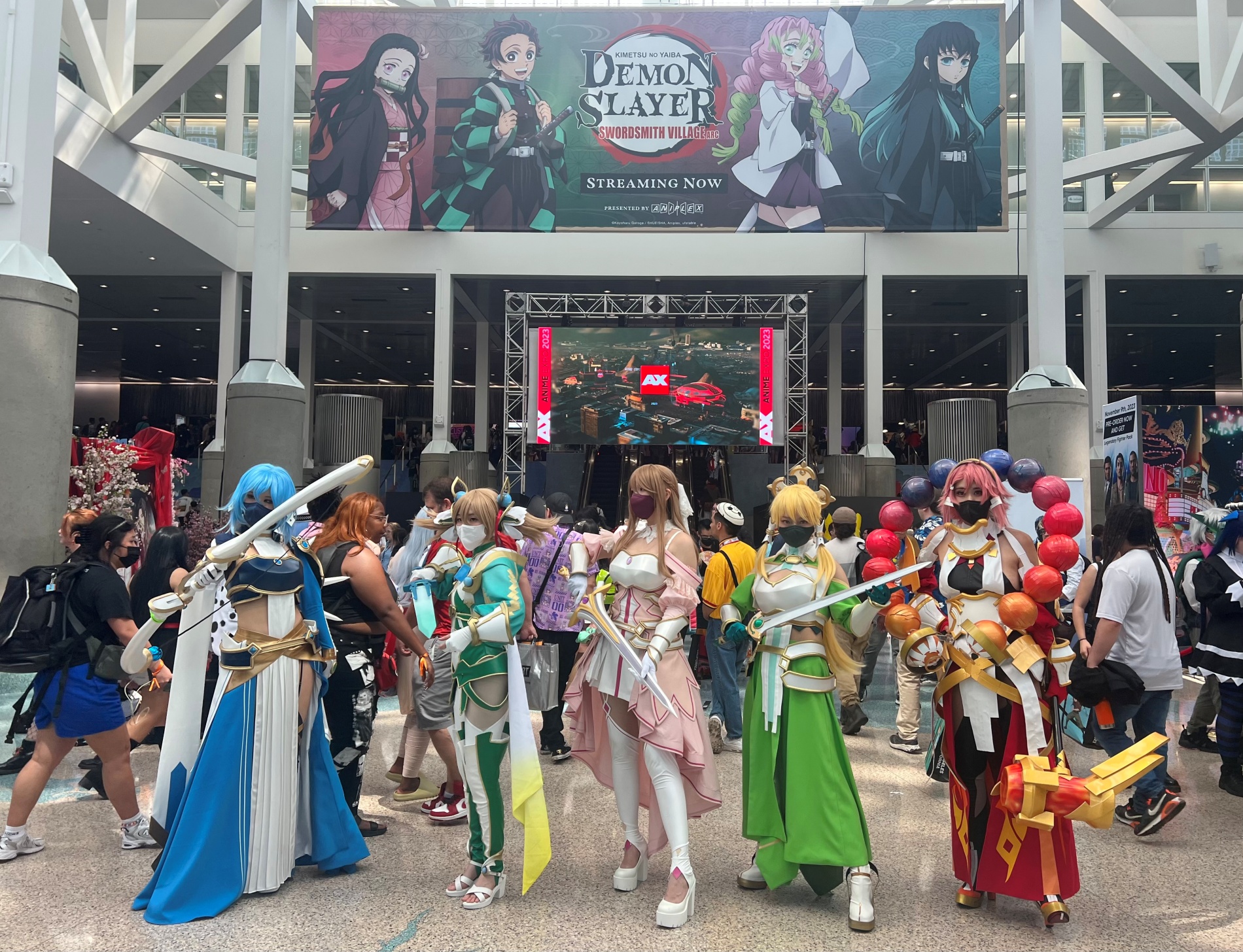 Anime fans in crazy costumes turn out for expo – Orange County Register