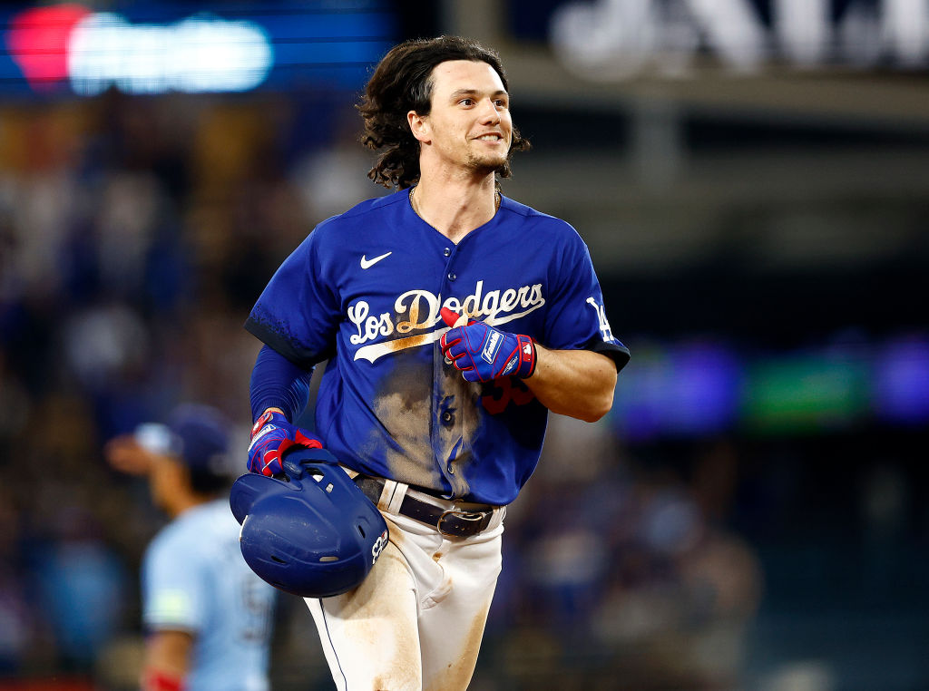 Bo Bichette homers off Clayton Kershaw