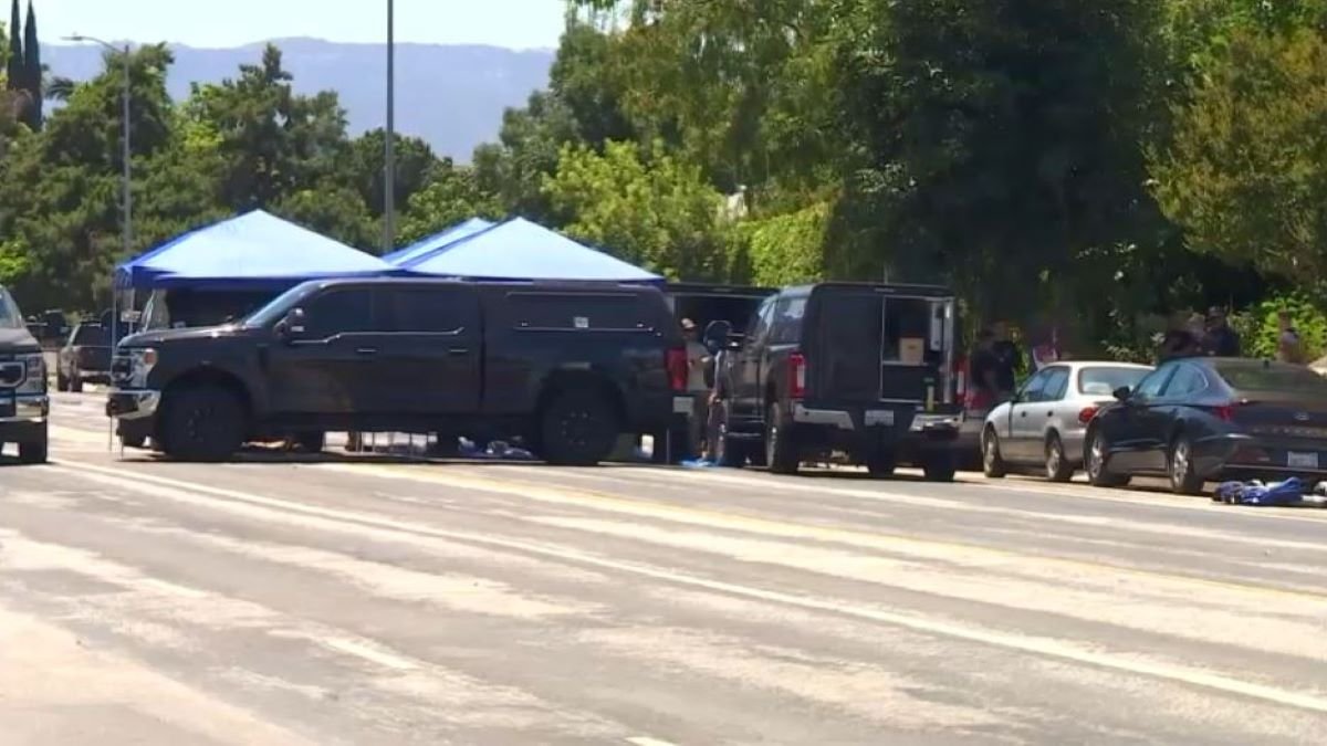 SWAT, explosives experts respond to Reseda neighborhood – NBC Los Angeles