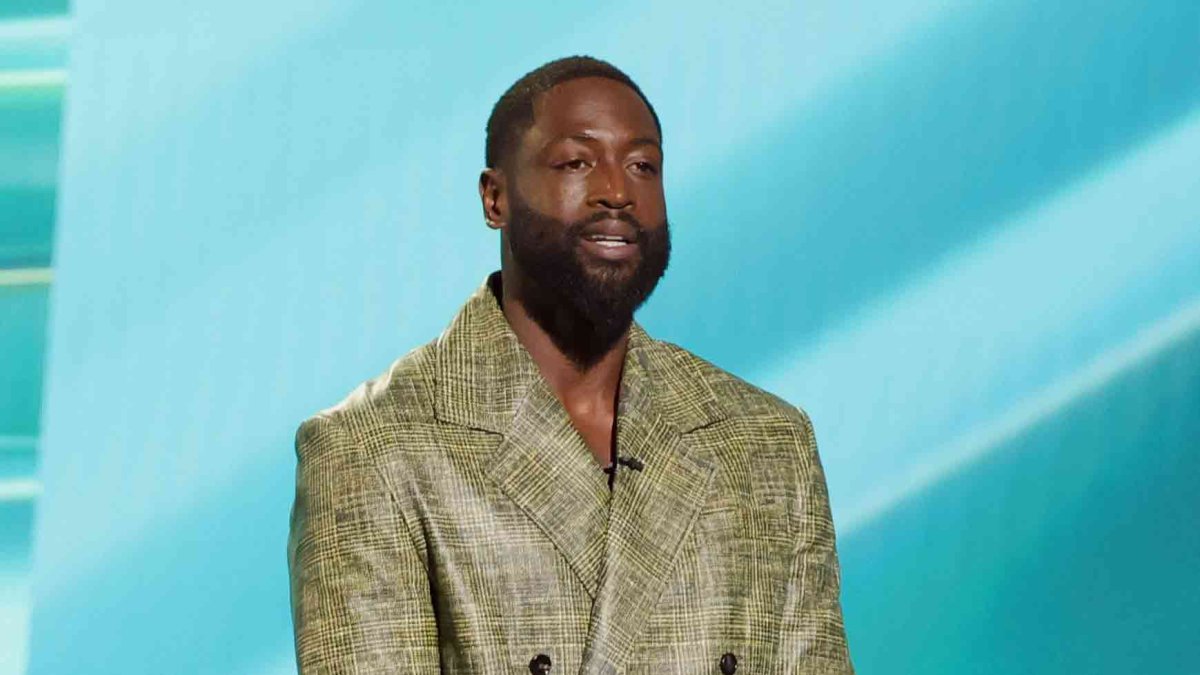 Dwyane Wade joins Chicago Sky's ownership group – NBC Los Angeles - Vimarsana News