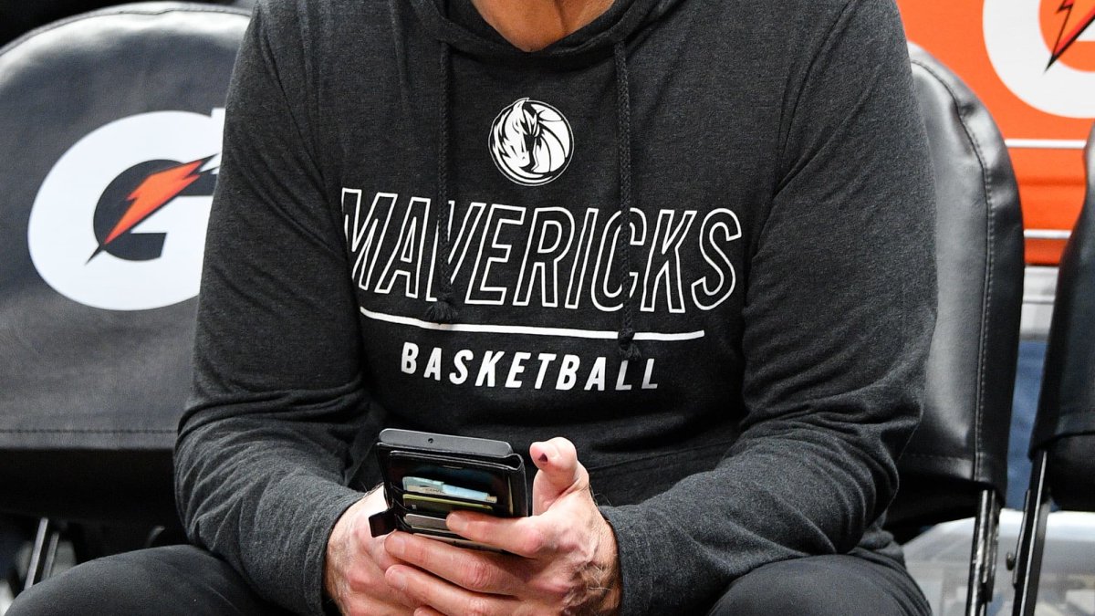 Why Mark Cuban doesn't own yachts or hire house cleaners: 'I try to be the same person I was when I was poor' – NBC Los Angeles - Vimarsana News