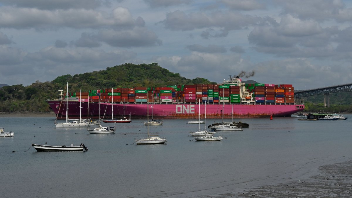'This is going to get worse before it gets better': Panama Canal pileup due to drought reaches 154 vessels – NBC Los Angeles - Vimarsana News