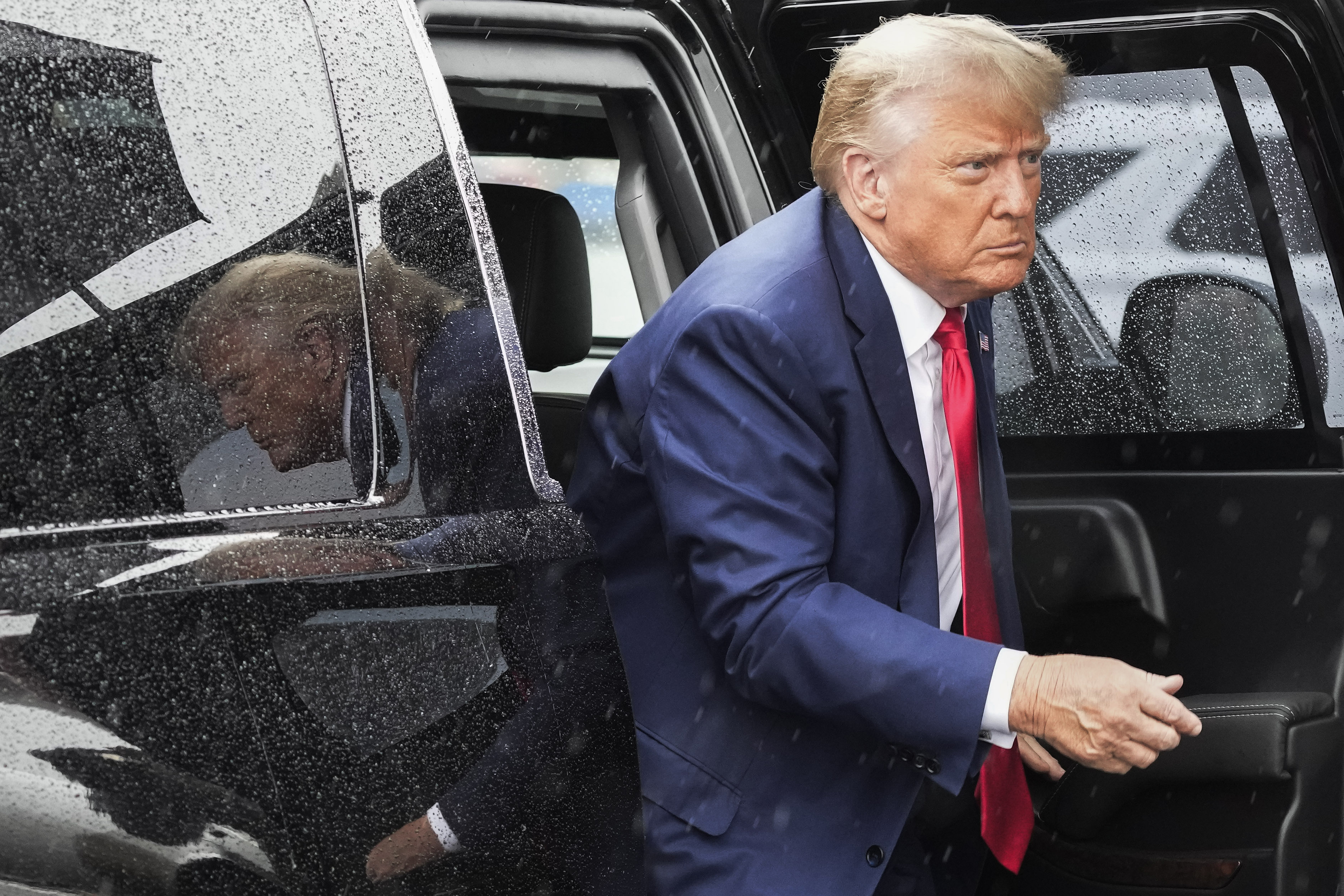 Trump to set to surrender at Georgia's Fulton County jail – NBC Los Angeles - Vimarsana News