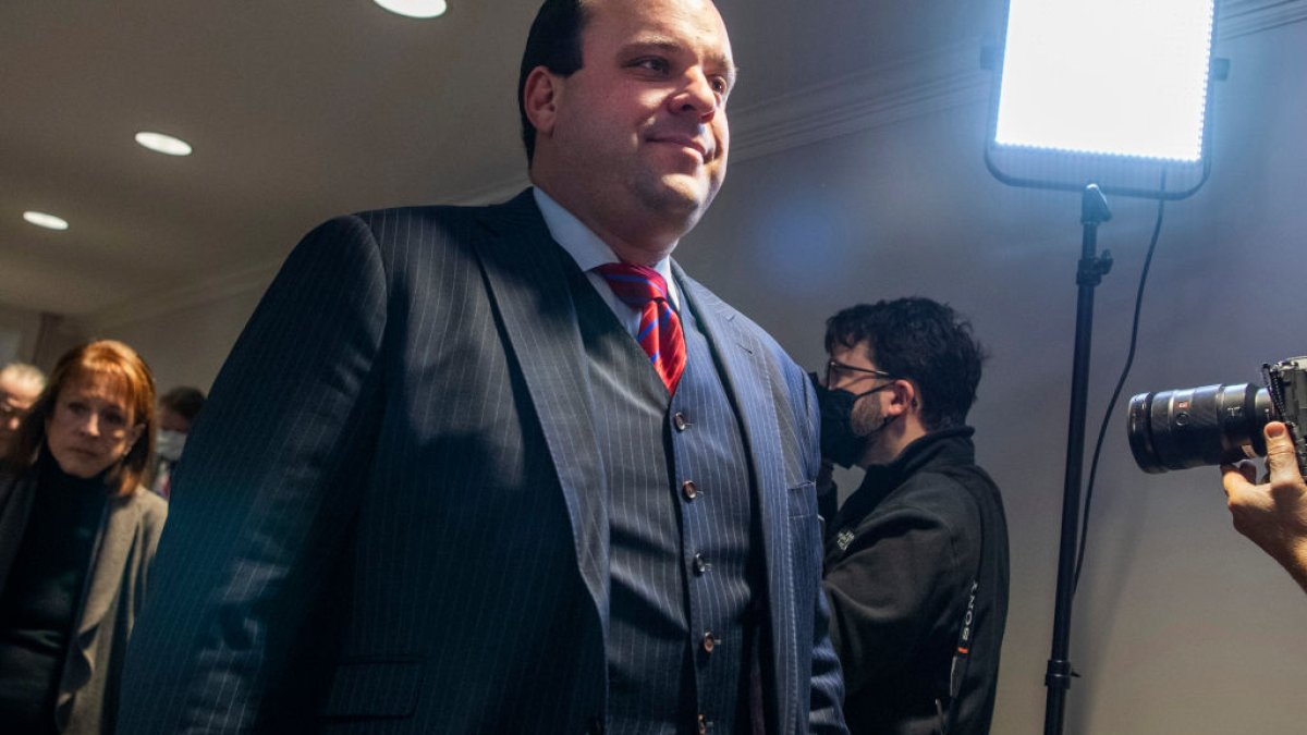 Trump advisor Boris Epshteyn accused of groping two women at club in Arizona in 2021 – NBC Los Angeles - Vimarsana News