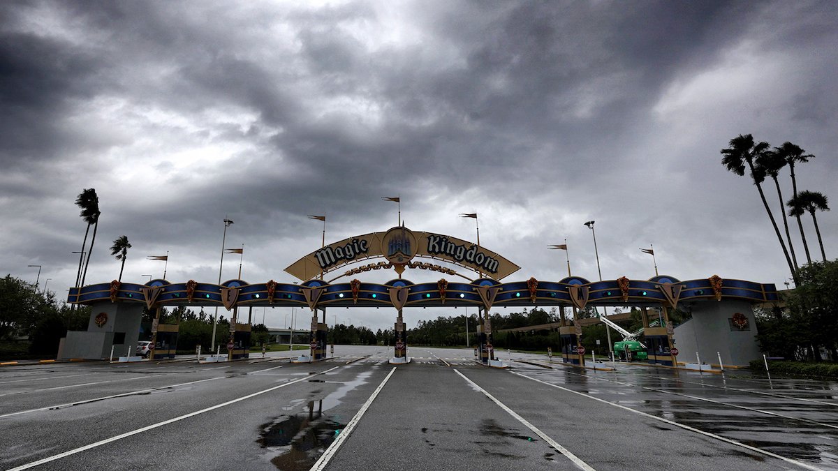 Everything you need to know about Disney World's hurricane policy as Idalia approaches – NBC Los Angeles - Vimarsana News