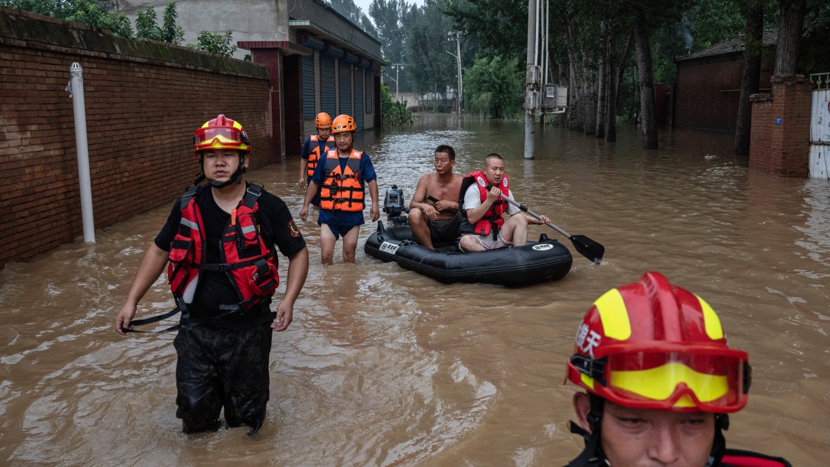 Deadly flooding in China worsens as rescues continue – NBC Los Angeles - Vimarsana News