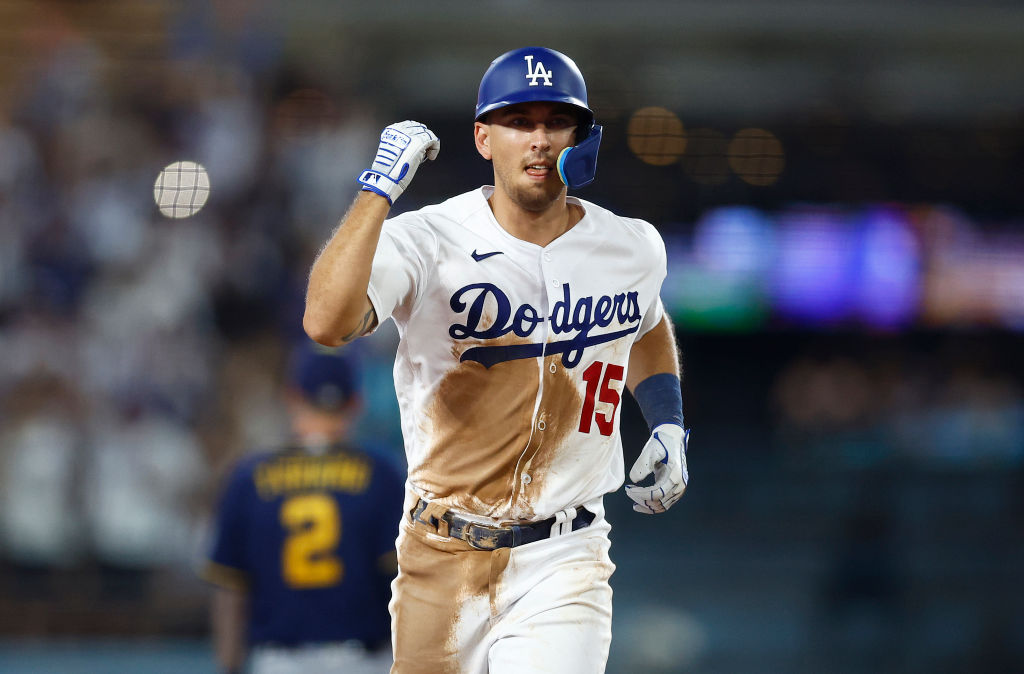 Austin Barnes first homer of the season helps Dodgers beat Brewers