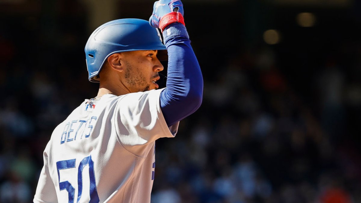 Mookie Betts caps Boston return with another homer as Dodgers beat Red Sox  7-4 – KGET 17