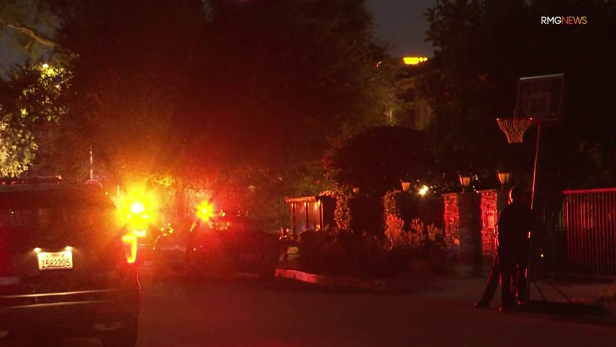 Armed robbers break into Encino home – NBC Los Angeles