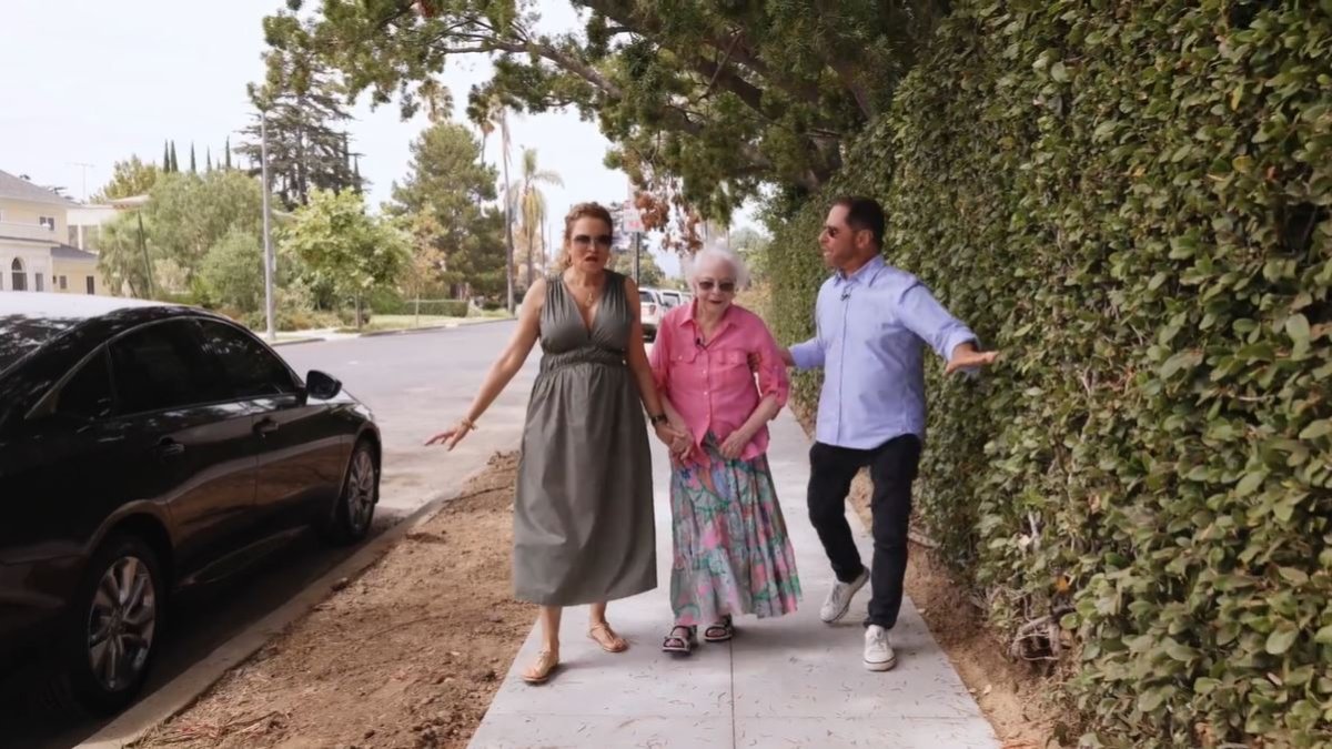 How a phone call to the I-Team got an LA neighborhood a new, safer sidewalk - Vimarsana News