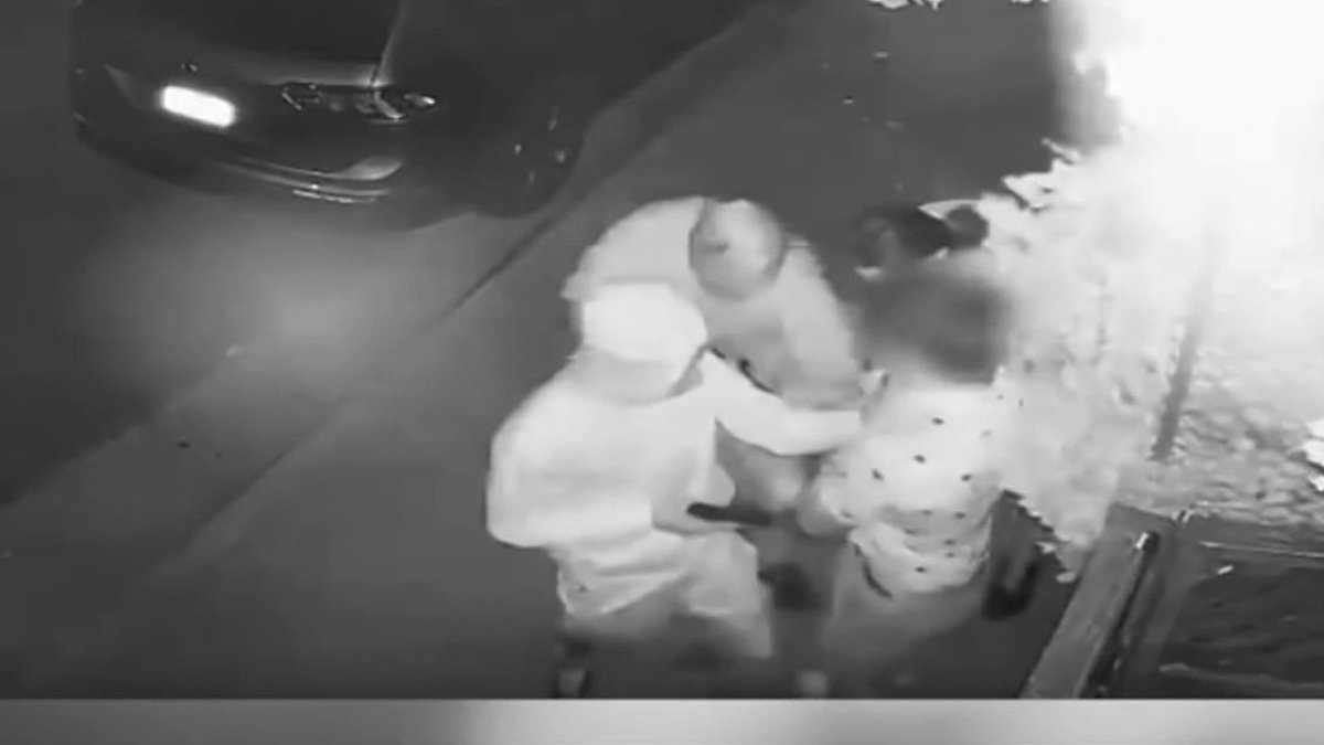 3 sought in West Hollywood armed robbery – NBC Los Angeles
