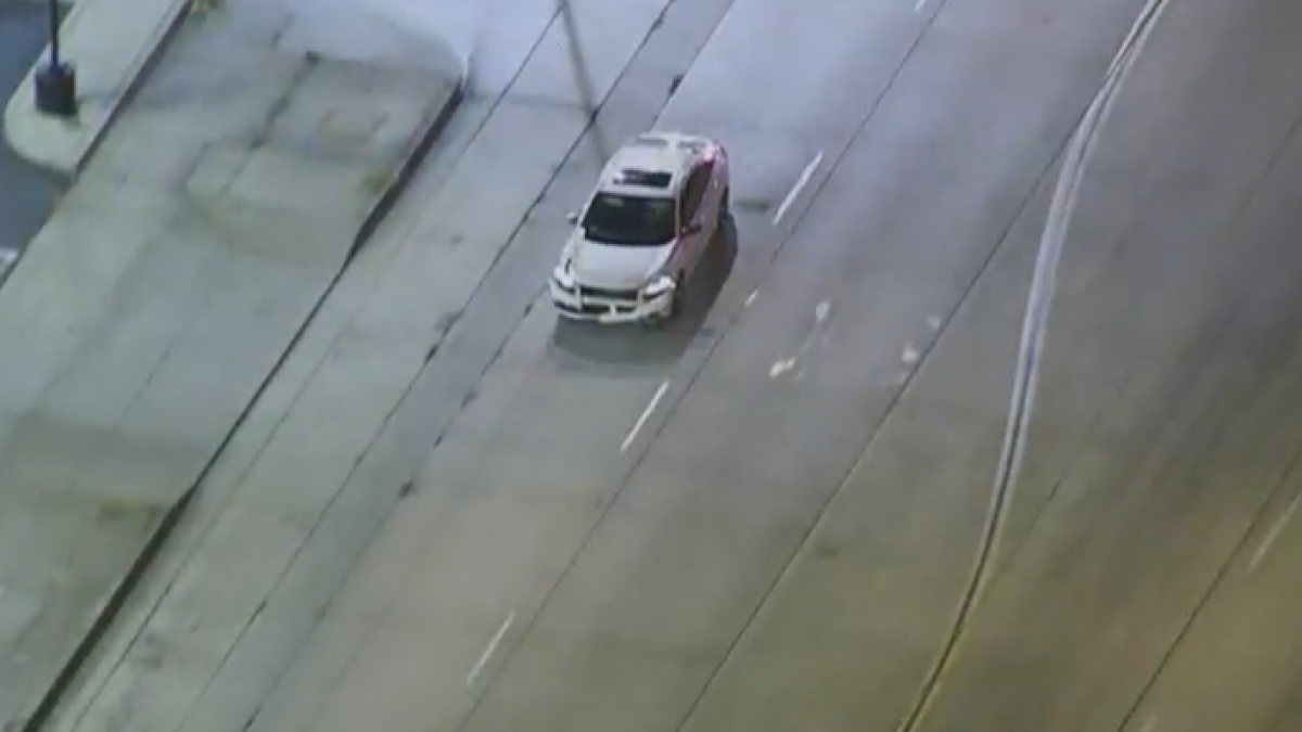 Driver jumps out of car multiple times during pursuit through San Gabriel Valley - Vimarsana News