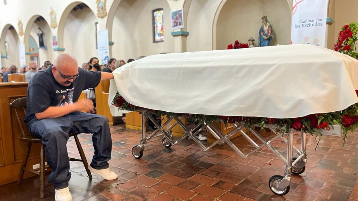 Woman found dead in Tijuana had bank account drained: Father – NBC Los Angeles - Vimarsana News