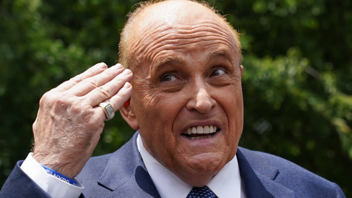 Trump aide Cassidy Hutchinson says Rudy Giuliani groped her before Jan. 6 Capitol riot - Vimarsana News