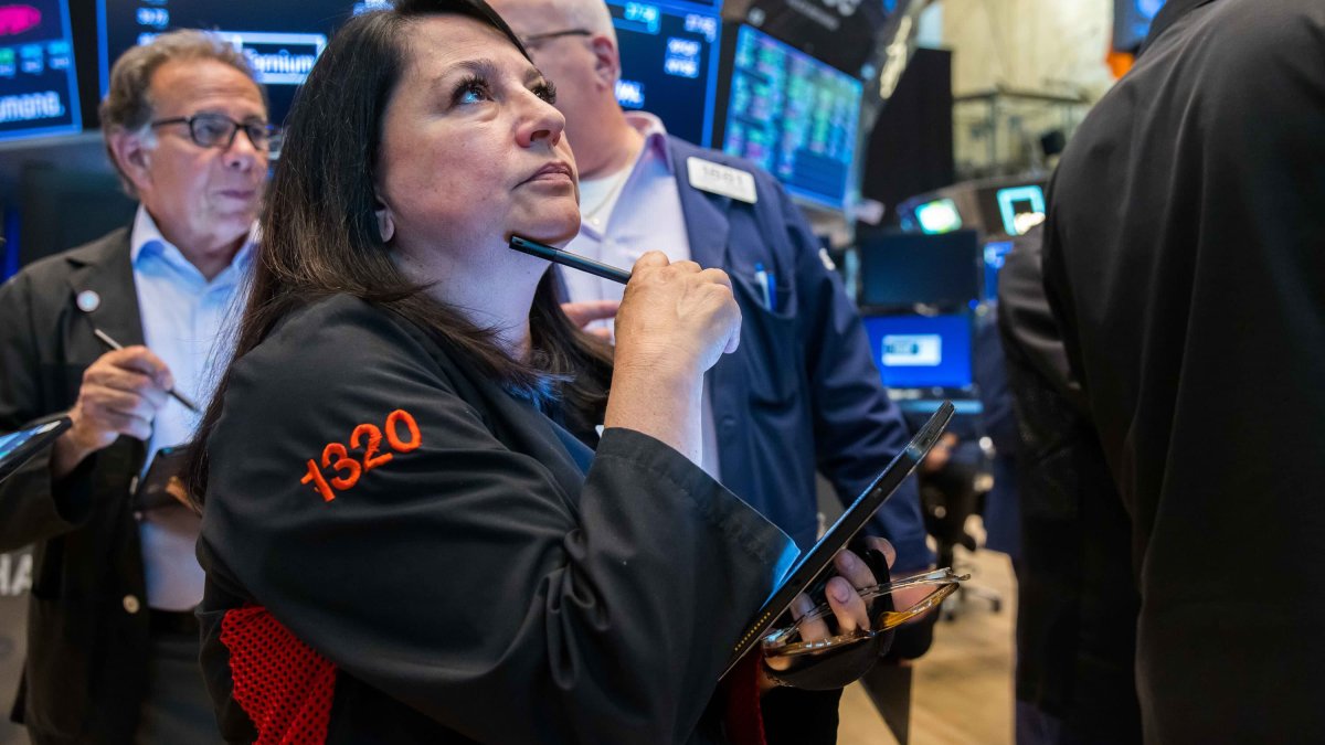 Stock futures are little changed after Tuesday's sharp losses: Live updates - Vimarsana News