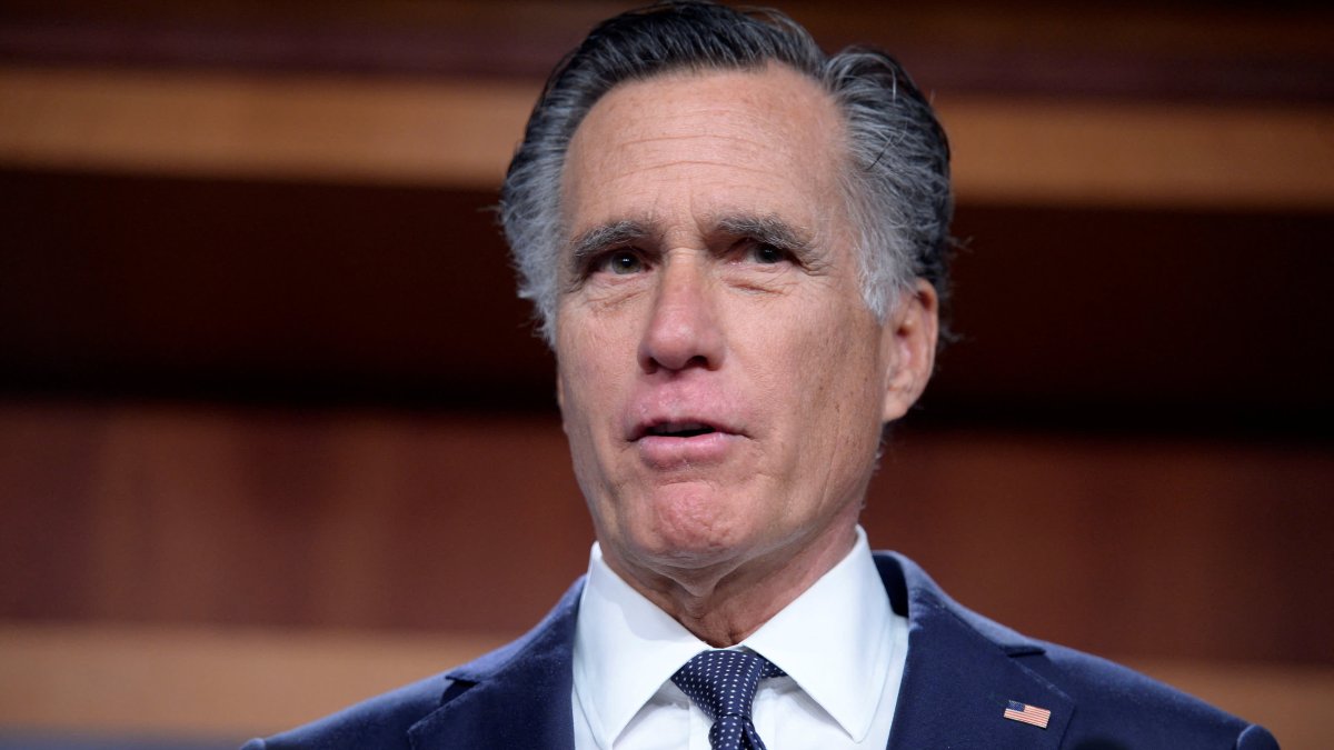 Utah GOP Sen. Mitt Romney, former presidential candidate and governor, won't seek reelection in 2024 1
