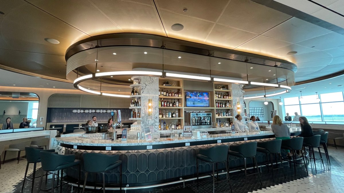 Delta will make it harder to get into airport lounges, changes rules to earn elite status - Vimarsana News