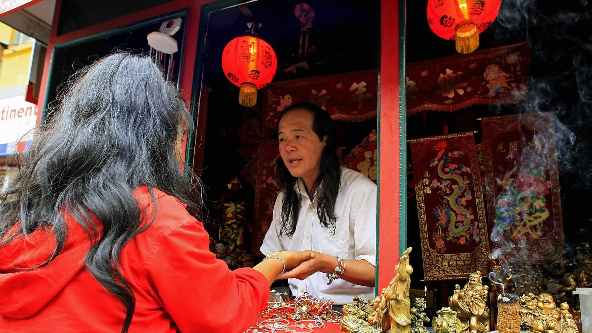 'Who should I hire? Will I get rich?' Fortune telling is a booming business in Singapore – NBC Los Angeles - Vimarsana News