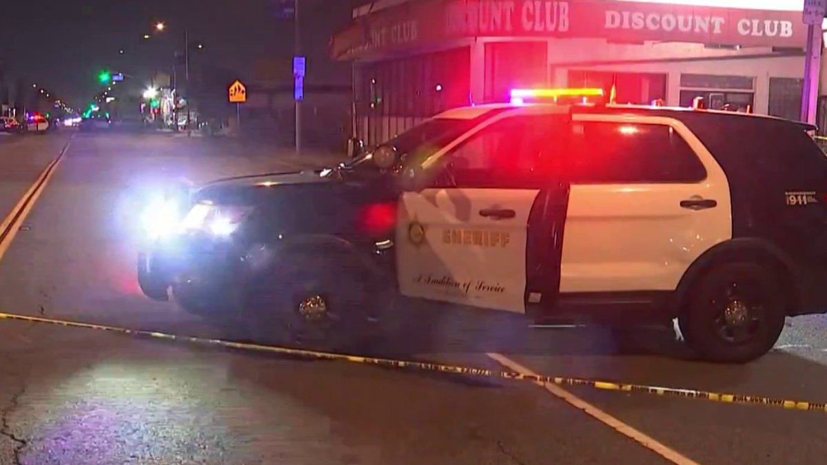 Sheriff’s deputy shoots armed man in East LA – NBC Los Angeles