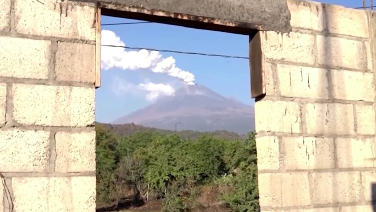 Inside the small town at the foot of North America’s most active volcano NBC Los Angeles