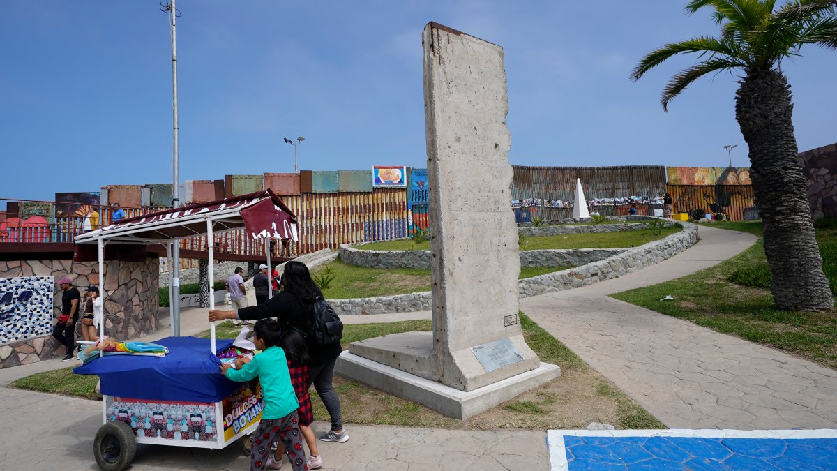 Mexico installs Berlin Wall fragment near US border as Biden adds barriers – NBC Los Angeles - Vimarsana News