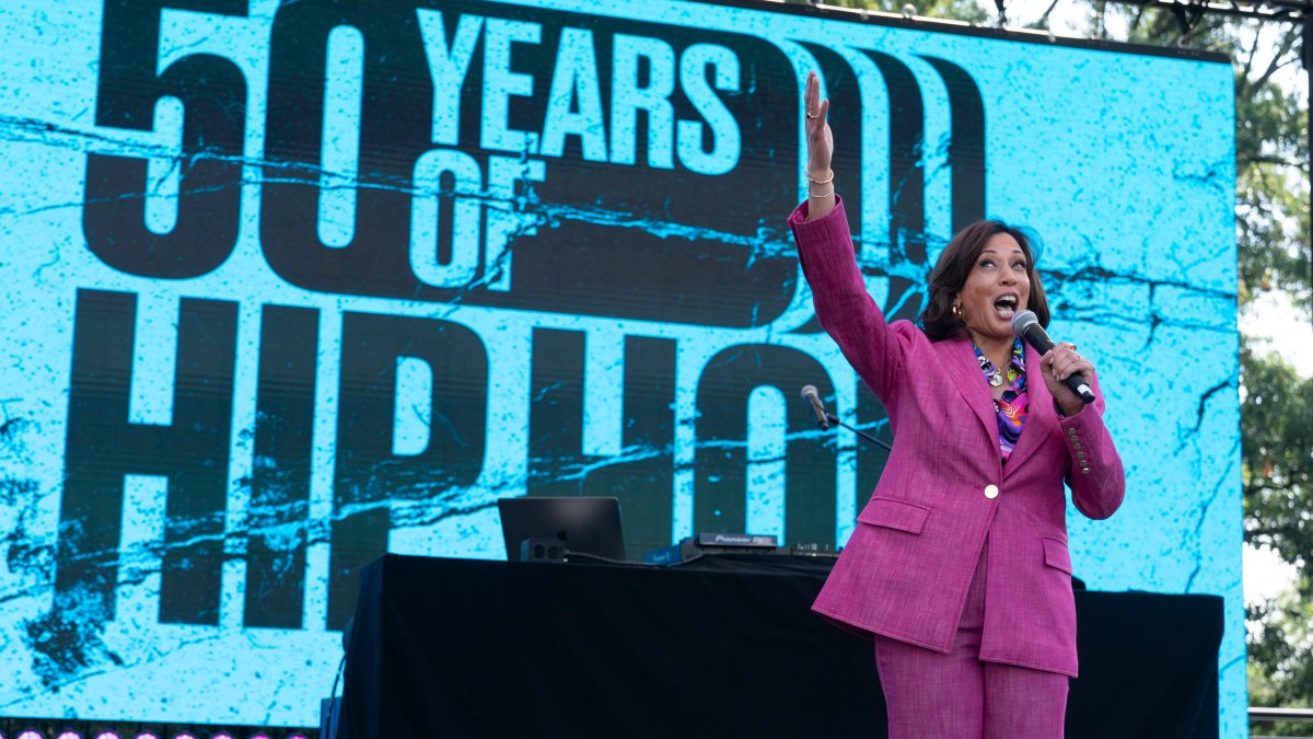 Kamala Harris hosts celebration of hip hop’s 50th anniversary NBC Los