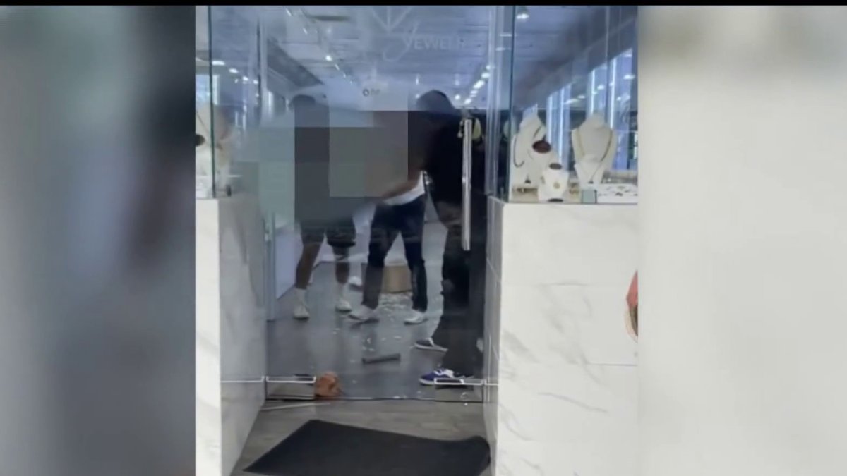 Watch El Monte jewelry store owners fight off burglar NBC Los Angeles