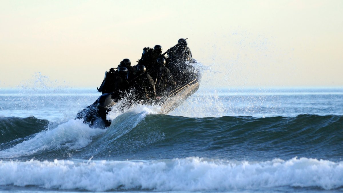The Navy will start randomly testing SEALs for steroids – NBC Los Angeles - Vimarsana News