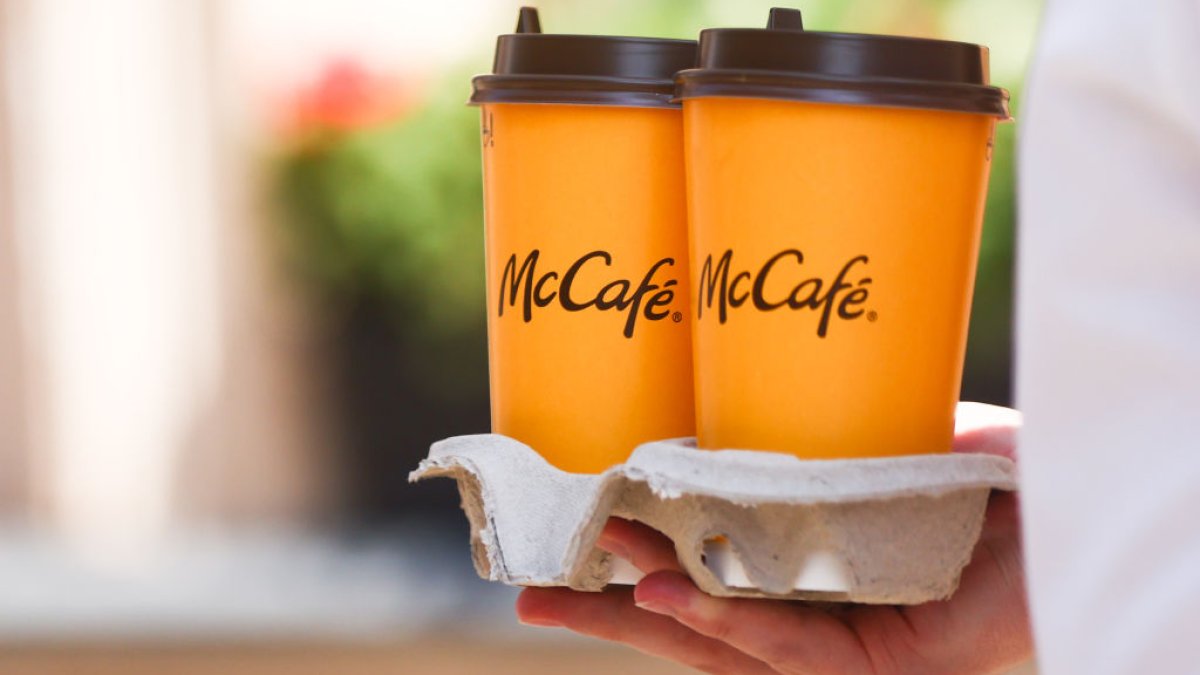 Woman sues McDonalds alleging 'severe burns' from spilled coffee – NBC Los Angeles - Vimarsana News
