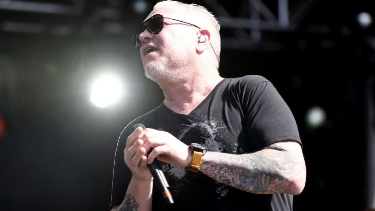 O cantor do Smash Mouth, Steve Harwell, está em cuidados paliativos – NBC Los Angeles