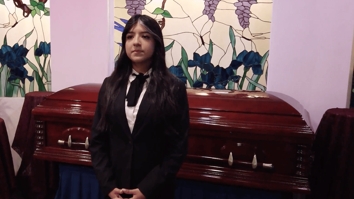 Gen Z mortician on a mission to demystify death, funeral industry – NBC Los Angeles - Vimarsana News