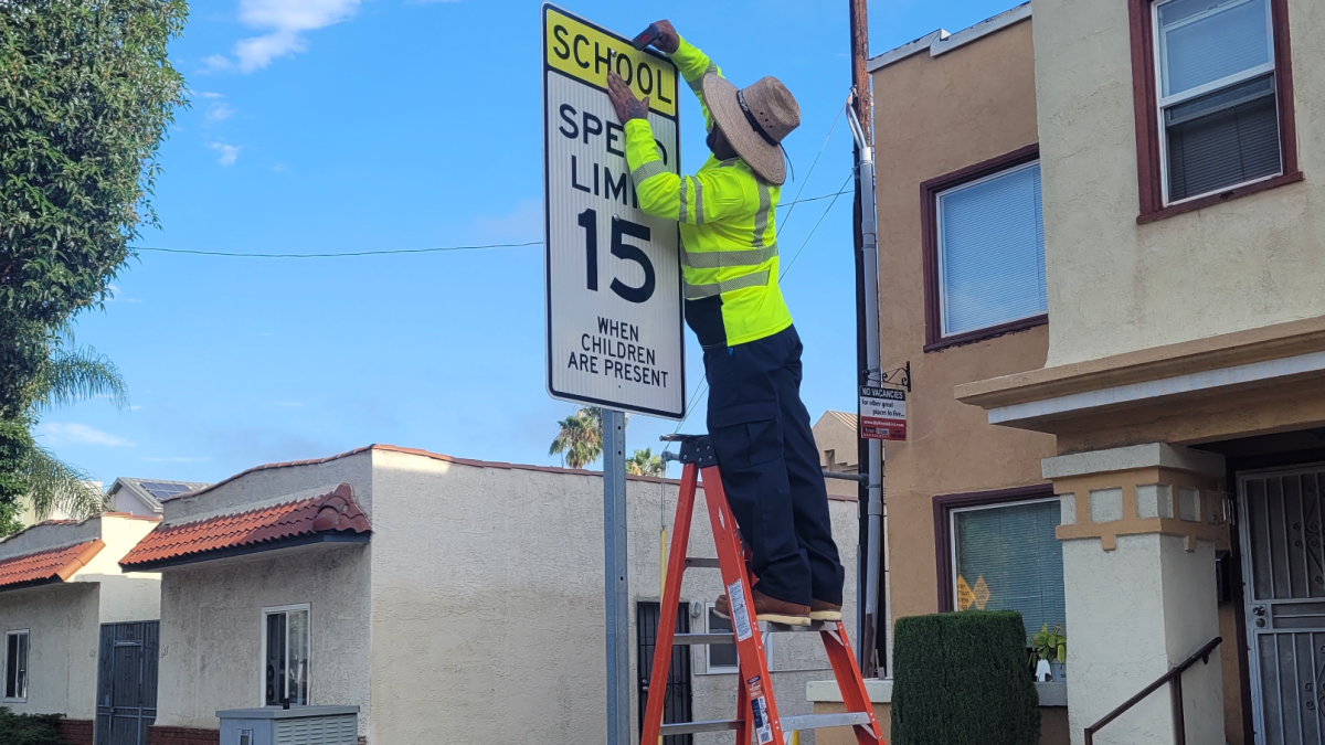Long Beach reduces speed limits on more than 100 streets. Here's where drivers need to slow down – NBC Los Angeles - Vimarsana News