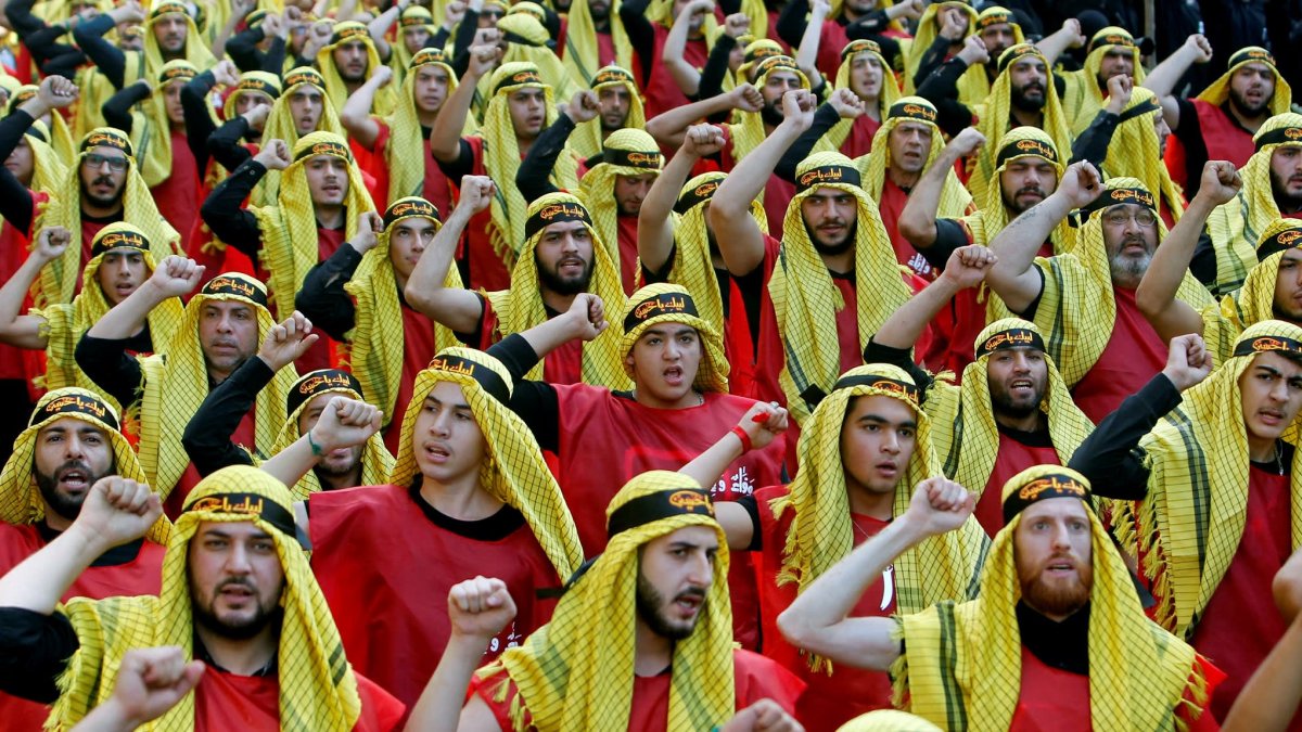 يقول خبير في شؤون الشرق الأوسط إن انضمام حزب الله المدعوم من إيران إلى الصراع بين إسرائيل وحماس سيغير قواعد اللعبة