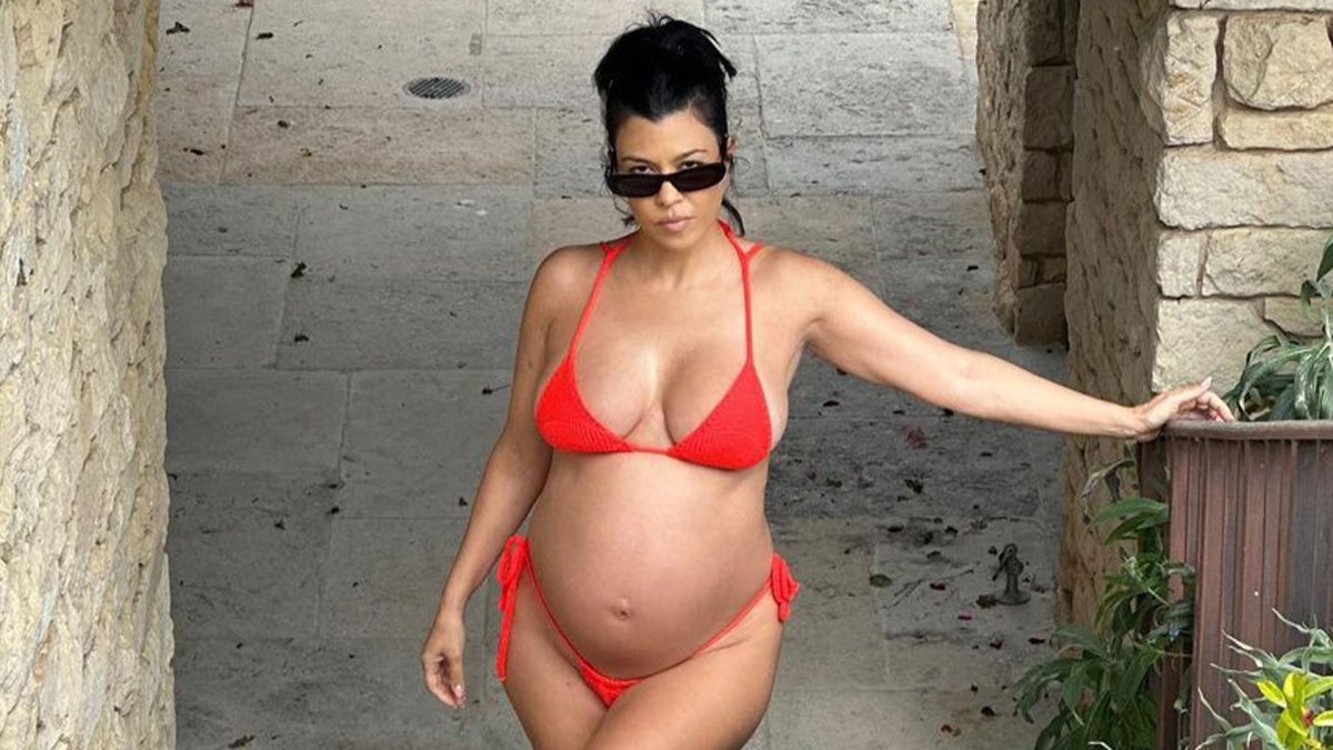Kourtney Kardashian shuts down backlash over getting pregnant at 44 – NBC  Los Angeles