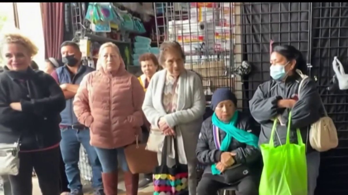 Vendors at the Fiesta Mini Mall face eviction – NBC Los Angeles - Vimarsana News