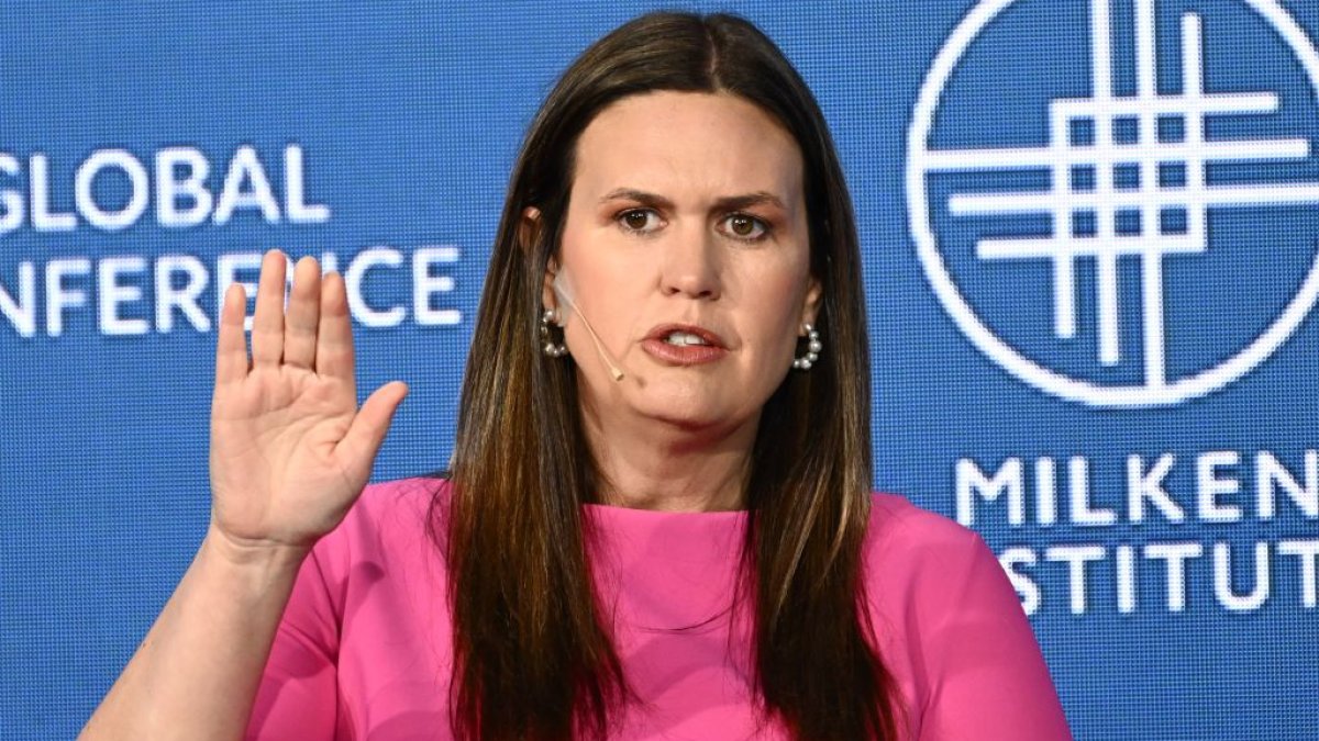 Arkansas Governor Sarah Huckabee Sanders faces audit over $19,000 lectern – NBC Los Angeles - Vimarsana News