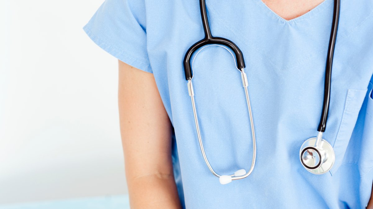 Gov. Gavin Newsom signs $25/hour minimum wage law for California health ...