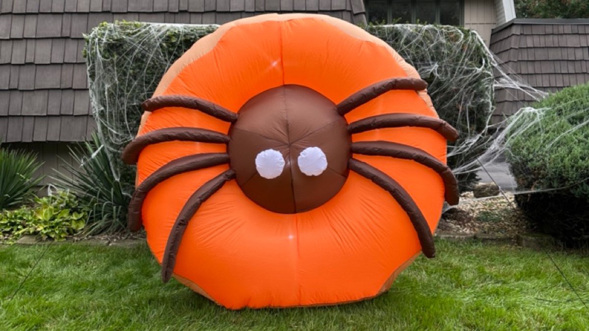 Dunkin's new inflatable Halloween donut goes on sale. Here's where to buy it – NBC Los Angeles - Vimarsana News