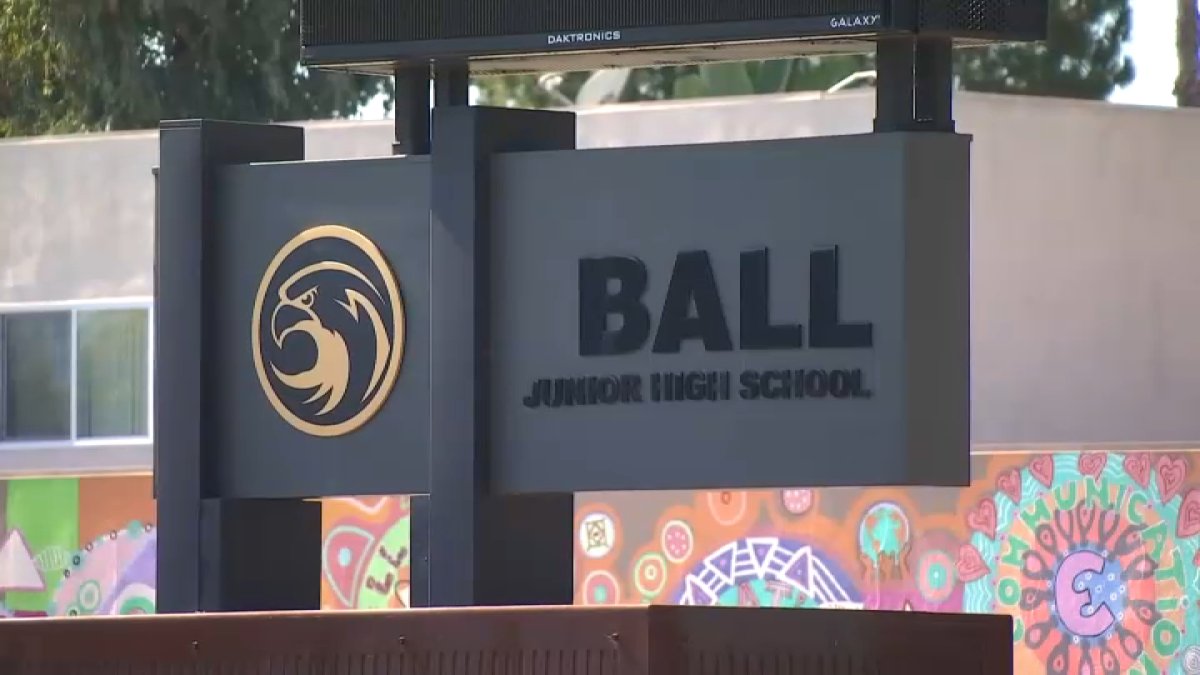 Anaheim PD investigating after photo of student in locker room circulates online