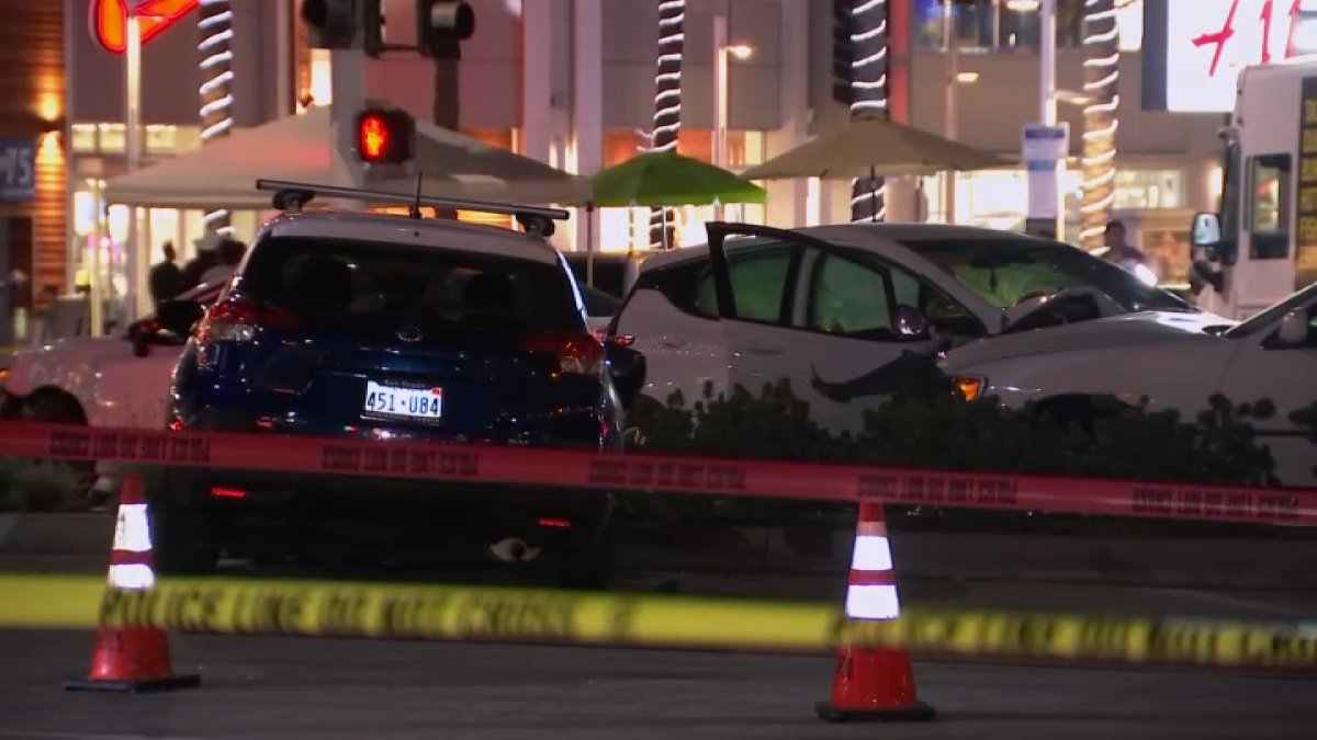 Man crashes into 6 cars in downtown, threatens to shoot witnesses