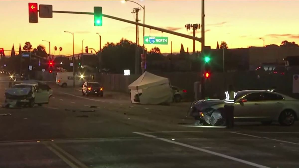 1 killed in crash with pursuit driver in South LA – NBC Los Angeles