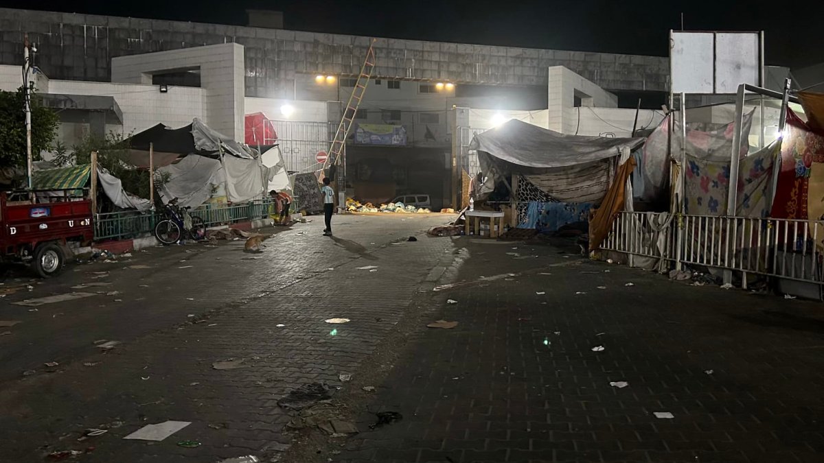 Israel-Hamas war live updates: 'Catastrophic' situation at Gaza hospital as attacks ramp up; Pro-Palestinian march due in London – NBC Los Angeles - Vimarsana News
