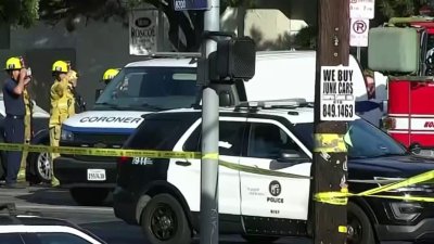 2 killed in suspected DUI crash in Northridge