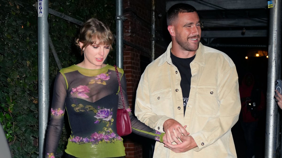 Taylor Swift reveals how she and Travis Kelce started dating – NBC Los Angeles - Vimarsana News